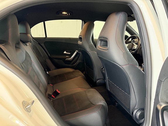 Mercedes-Benz A250 e 9 of 17