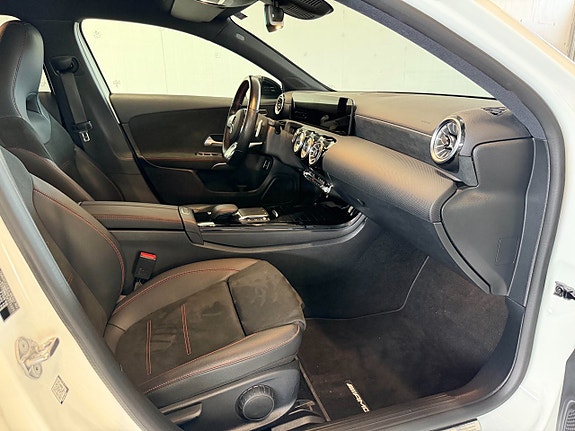 Mercedes-Benz A250 e 7 of 17