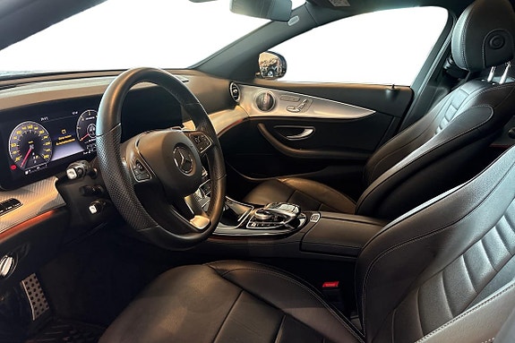 Mercedes-Benz E220 14 of 26