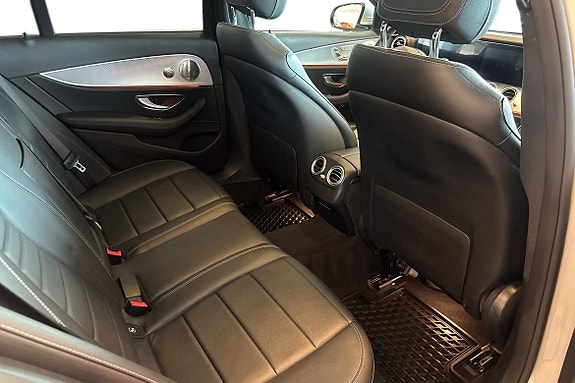 Mercedes-Benz E220 9 of 26