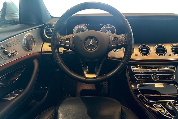 Mercedes-Benz E220 11 of 26