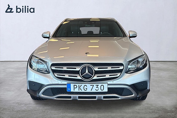 Mercedes-Benz E220 6 of 26