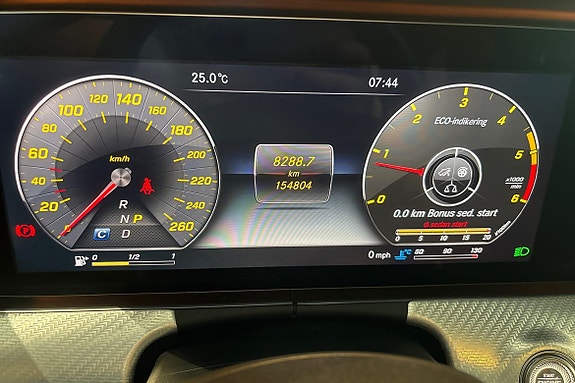 Mercedes-Benz E220 16 of 26