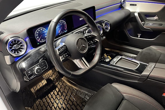 Mercedes-Benz CLA200 11 of 24