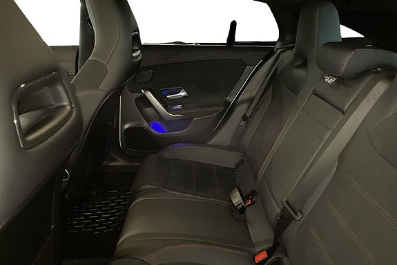 Mercedes-Benz CLA200 10 of 24