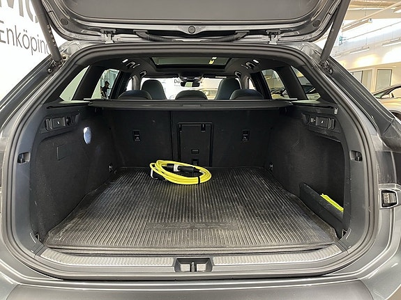 Volkswagen Passat 15 of 16