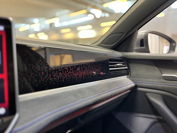 Volkswagen Passat 10 of 16