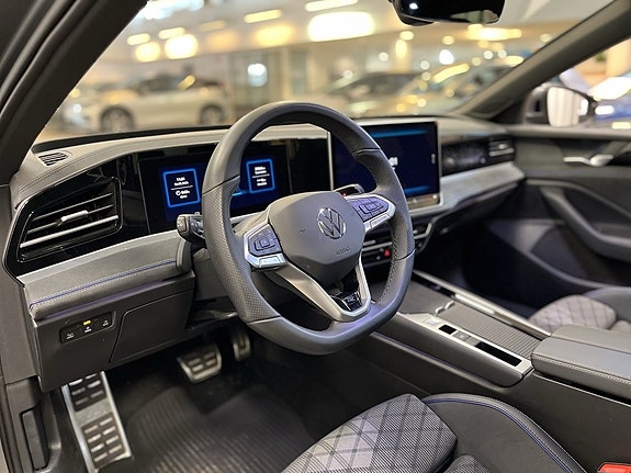 Volkswagen Passat 6 of 16