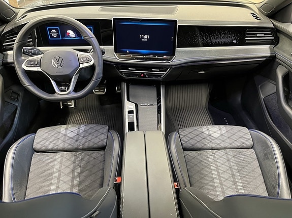Volkswagen Passat 7 of 16