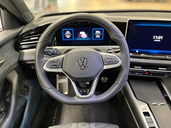 Volkswagen Passat 8 of 16
