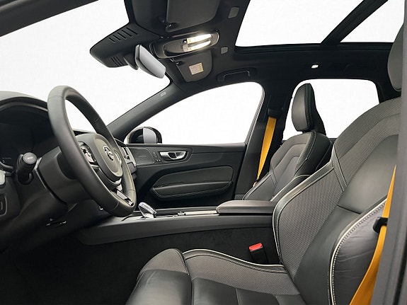 Volvo XC60 12 of 30