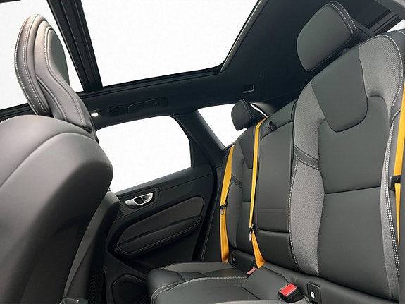 Volvo XC60 17 of 30