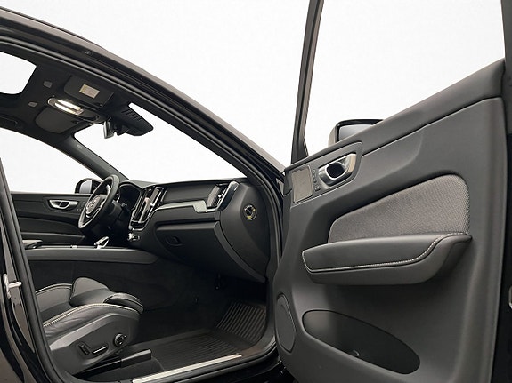 Volvo XC60 15 of 30