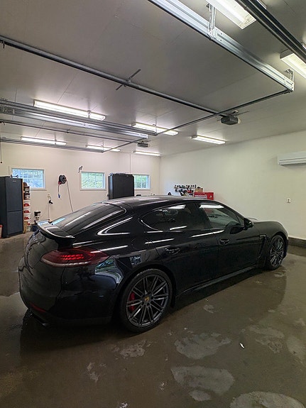 Porsche Panamera GTS 2 of 11