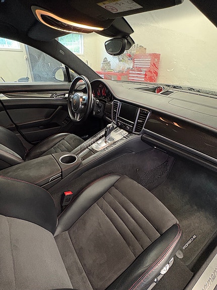 Porsche Panamera GTS 8 of 11