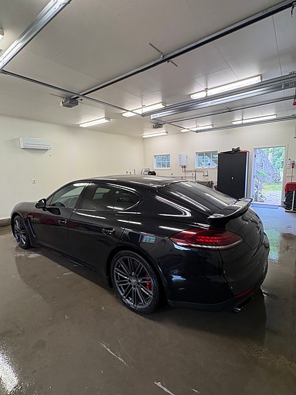 Porsche Panamera GTS 4 of 11
