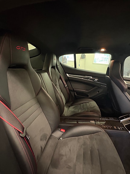 Porsche Panamera GTS 9 of 11