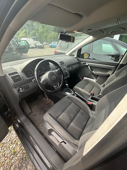 Volkswagen Touran 7 of 10