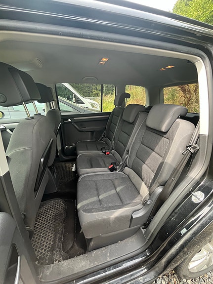 Volkswagen Touran 6 of 10