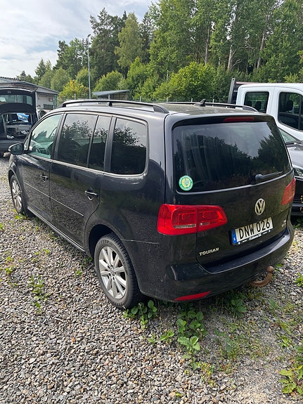 Volkswagen Touran 3 of 10