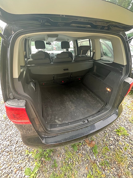 Volkswagen Touran 5 of 10