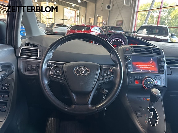 Toyota Verso 12 of 16