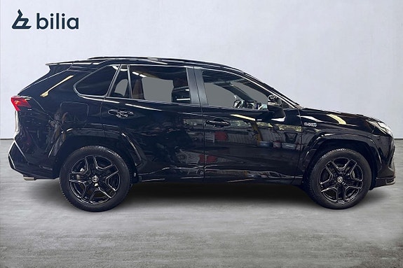 Toyota RAV4 Plug-in Hybrid 19 of 22