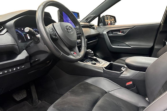 Toyota RAV4 Plug-in Hybrid 15 of 22