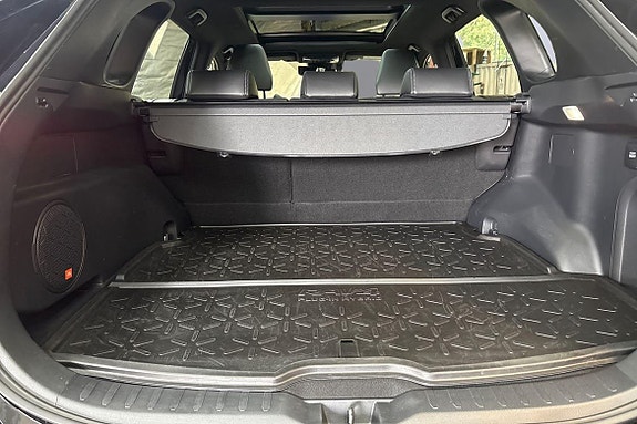 Toyota RAV4 Plug-in Hybrid 13 of 22