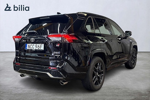 Toyota RAV4 Plug-in Hybrid 20 of 22
