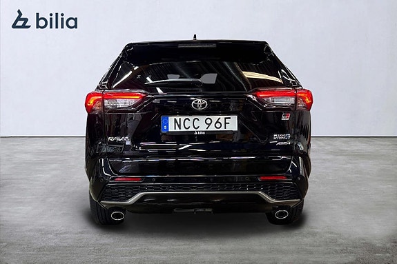 Toyota RAV4 Plug-in Hybrid 6 of 22