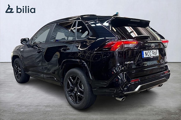 Toyota RAV4 Plug-in Hybrid 3 of 22