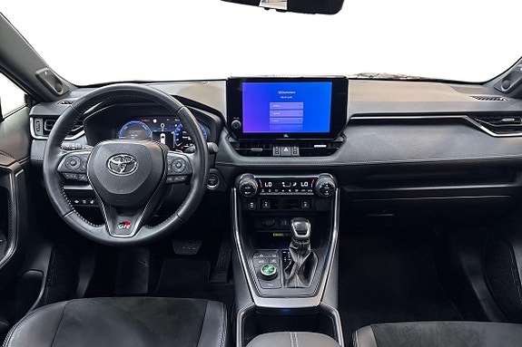 Toyota RAV4 Plug-in Hybrid 11 of 22