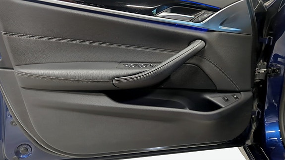 BMW 530e 11 of 12