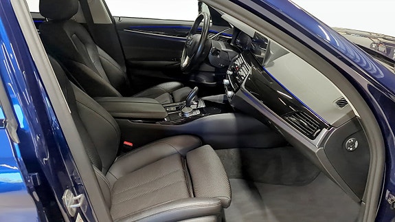 BMW 530e 3 of 12