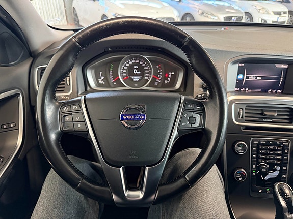 Volvo V60 14 of 21