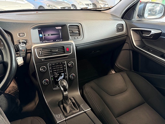 Volvo V60 16 of 21