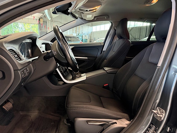 Volvo V60 13 of 21