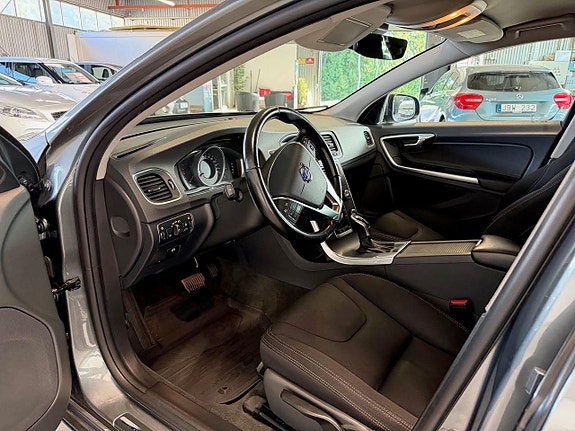 Volvo V60 11 of 21