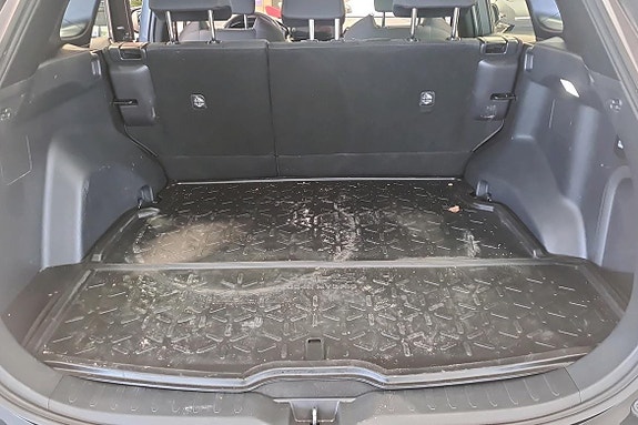 Toyota RAV4 Plug-in Hybrid 12 of 12