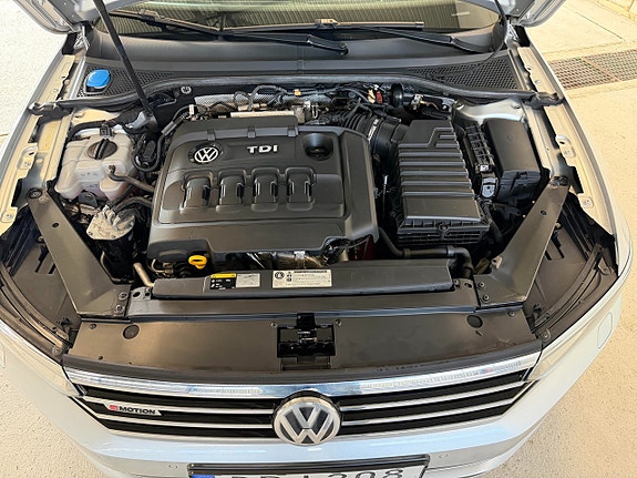 Volkswagen Passat 6 of 17