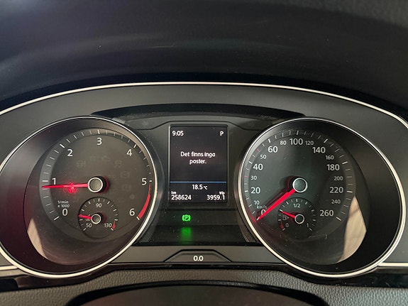 Volkswagen Passat 7 of 17