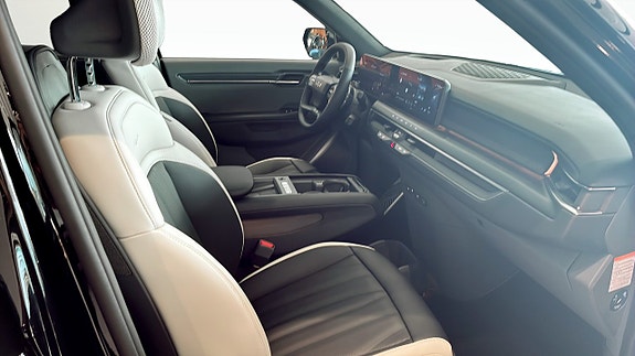 Kia EV9 3 of 26