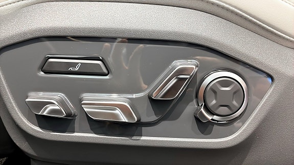 Kia EV9 14 of 26
