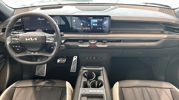 Kia EV9 4 of 26