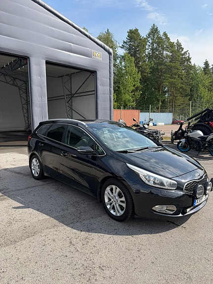 Kia Ceed 2 of 5