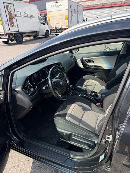 Kia Ceed 4 of 5
