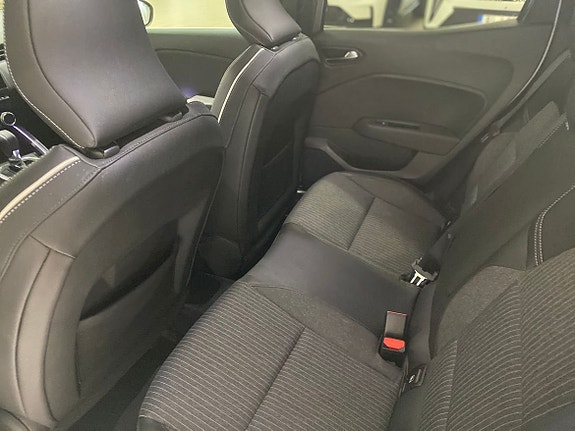Renault Clio 11 of 19