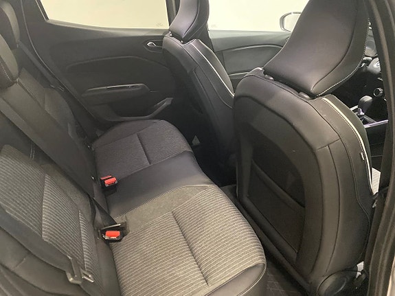 Renault Clio 8 of 19