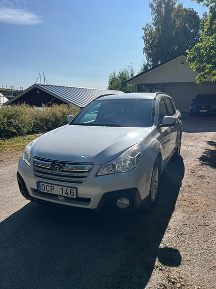 Subaru Outback 2 of 12